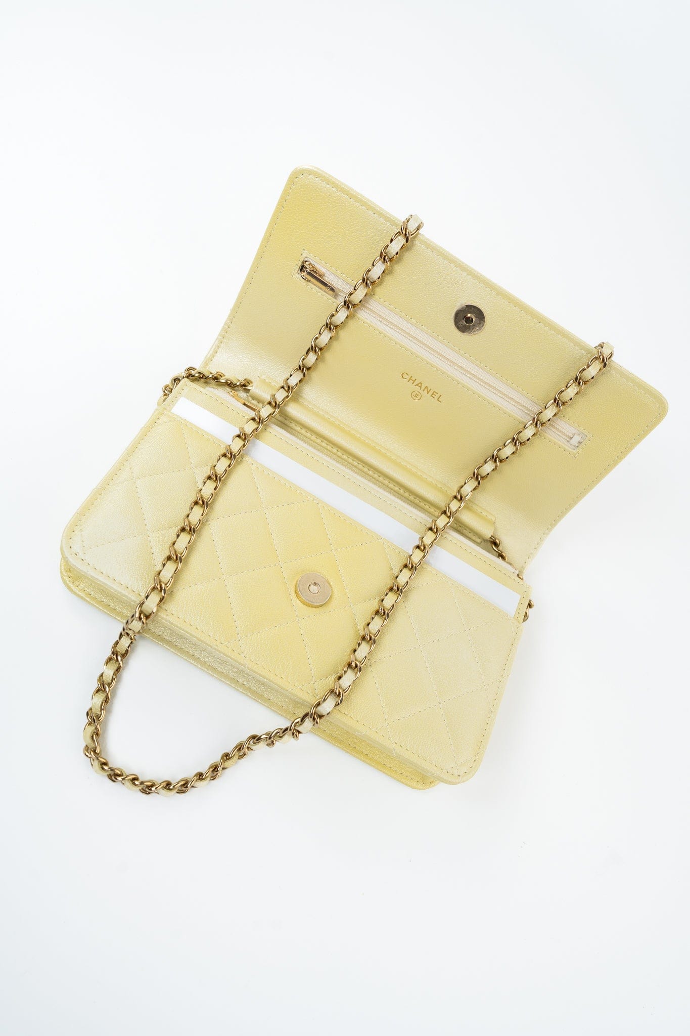 23S Iridescent Yellow Lambskin Quilted Wallet On Chain WOC Light Gol REDELUXE