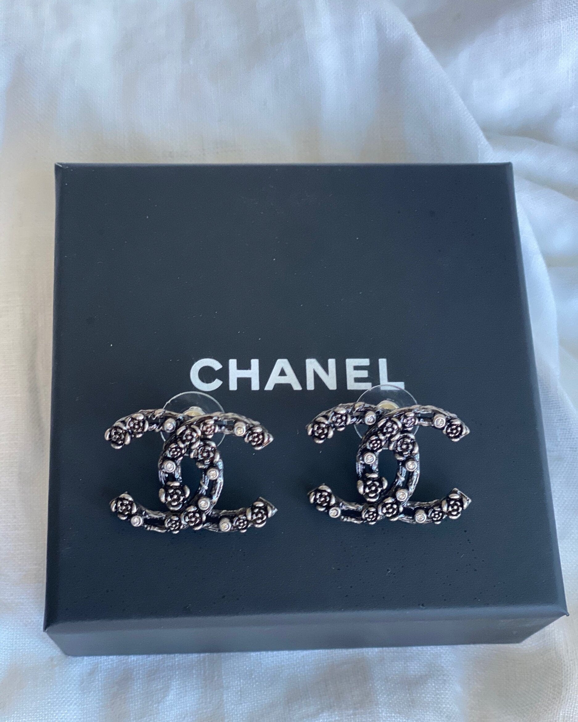 CHANEL Earrings Chanel 22C Earrings Metal Ruthenium Crystal - Redeluxe