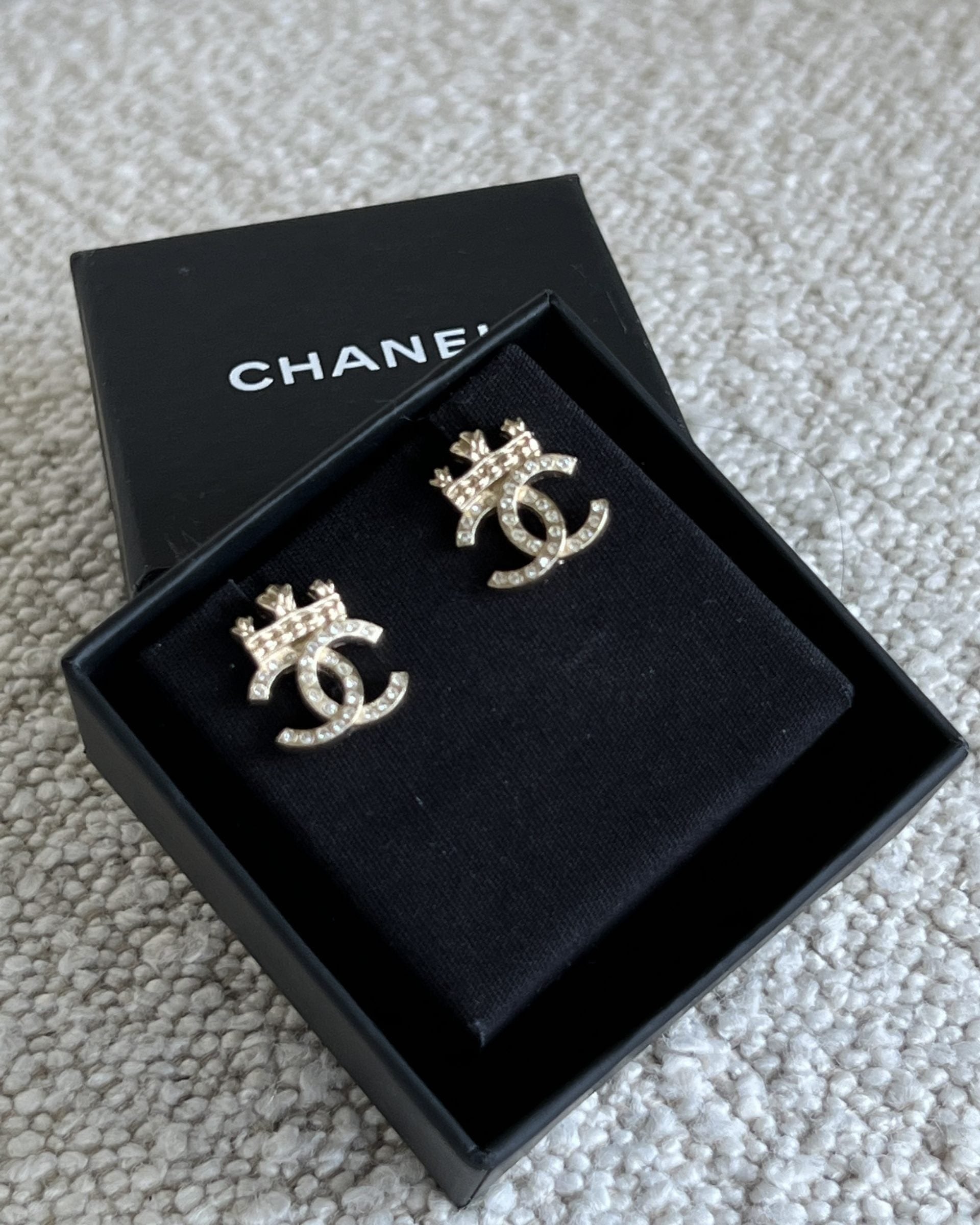 CHANEL Earrings Chanel CC Crown Light Gold Earring - Redeluxe