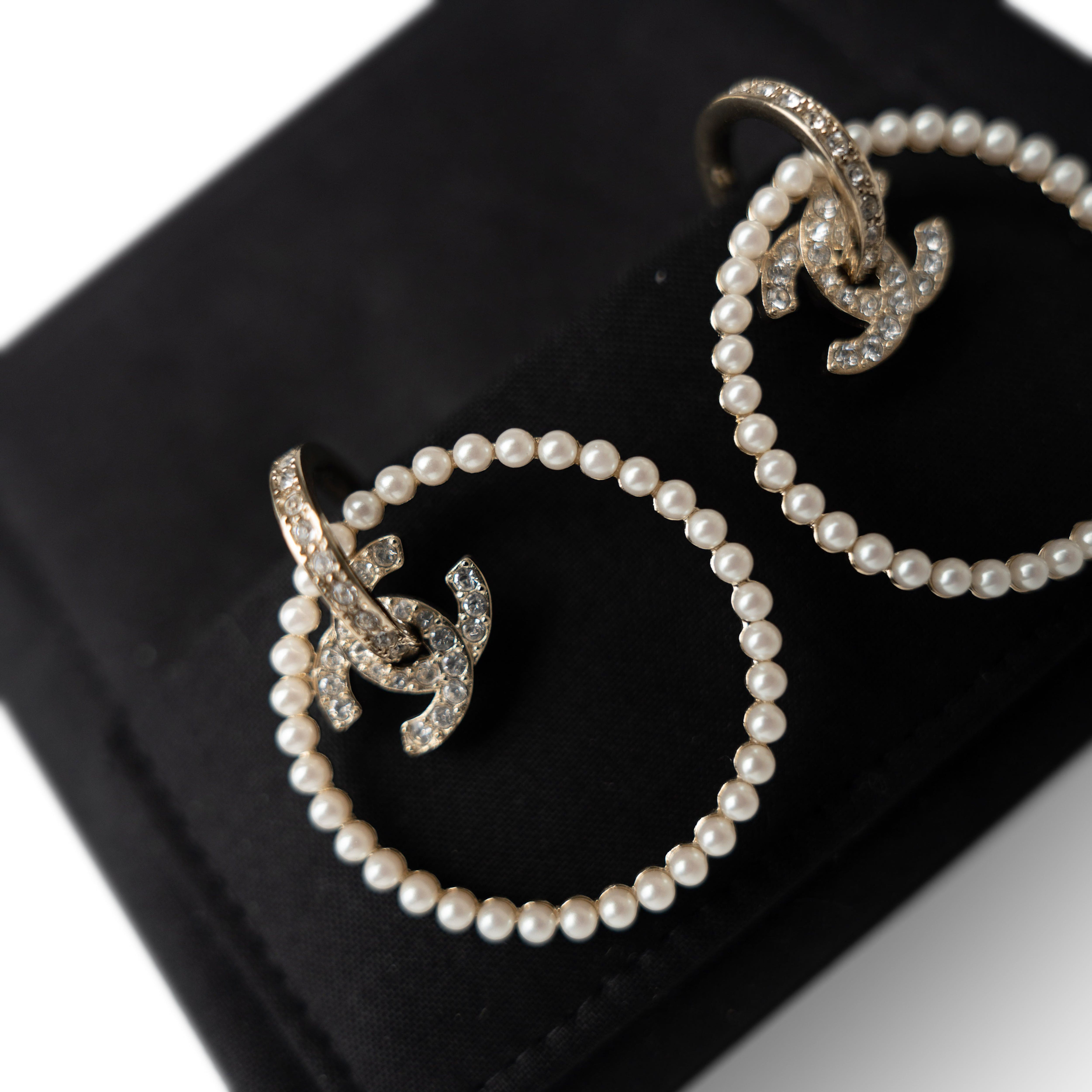 CHANEL Earrings Gold 22B CC Hoop Earrings Gold, Pearly White and Crystal - Redeluxe