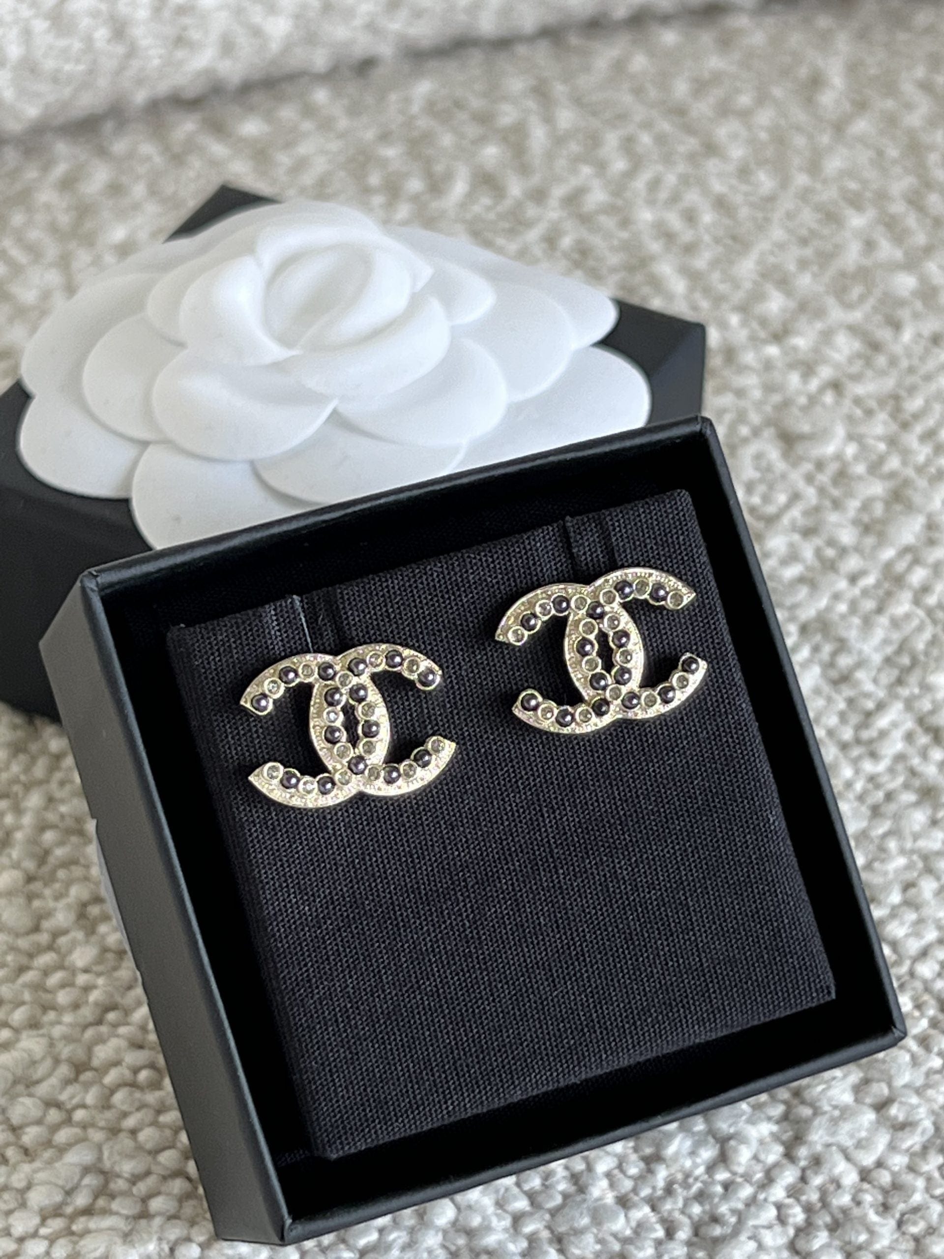 Chanel double deals c stud earrings