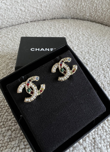 CHANEL CC Logos Circle Earrings Gold Black Clip-On 95P #BN76 – VINTAGE MODE  JP
