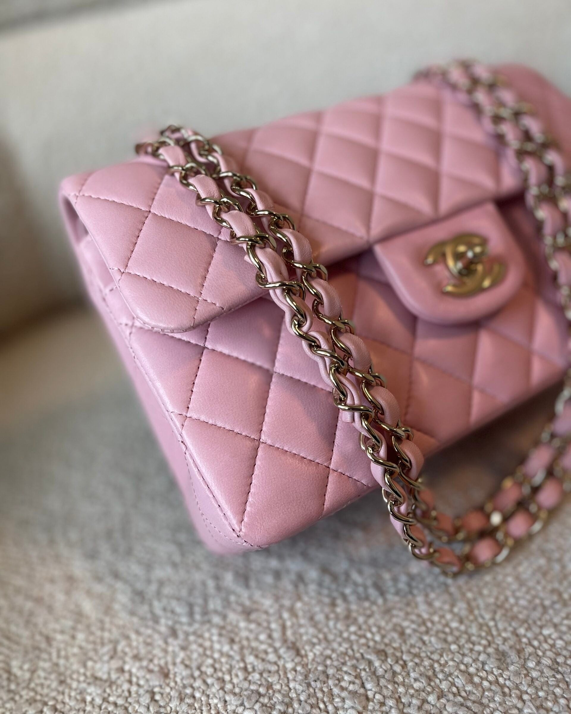 CHANEL Handbag 21S Light Pink Lambskin Quilted Classic Flap Small - Redeluxe