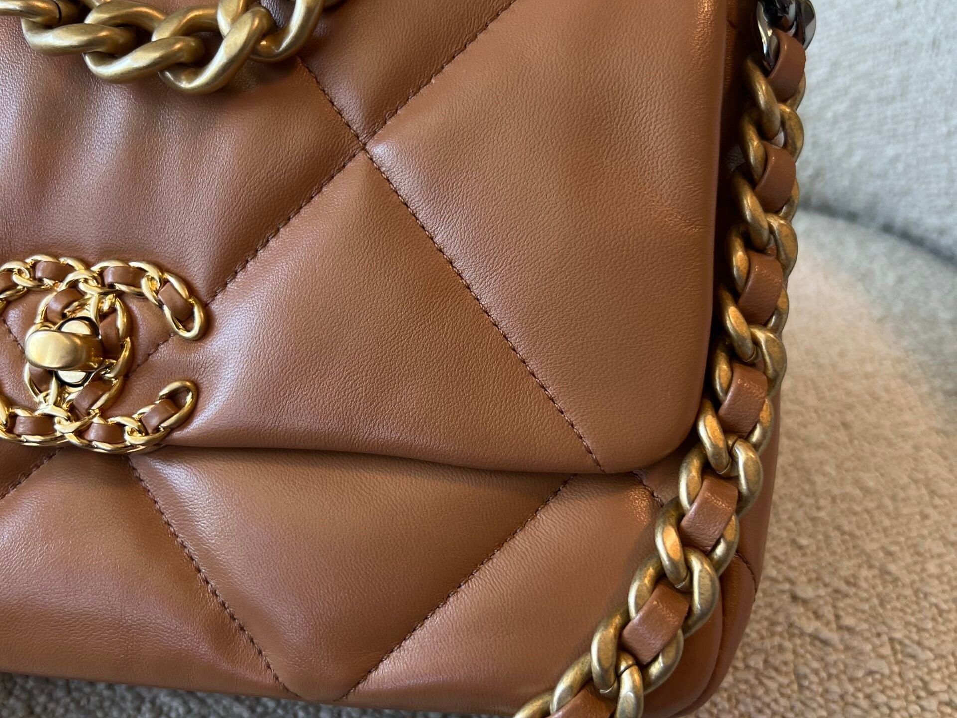 CHANEL Handbag 22A Caramel/Light Brown Lambskin Quilted 19 Flap Small Mixed Hardware - Redeluxe