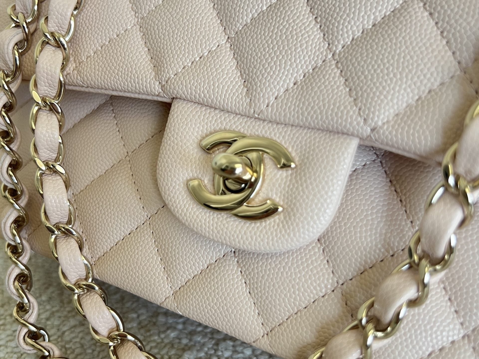 CHANEL Handbag 22C Light Beige Caviar Quilted Classic Flap Medium LGHW - Redeluxe