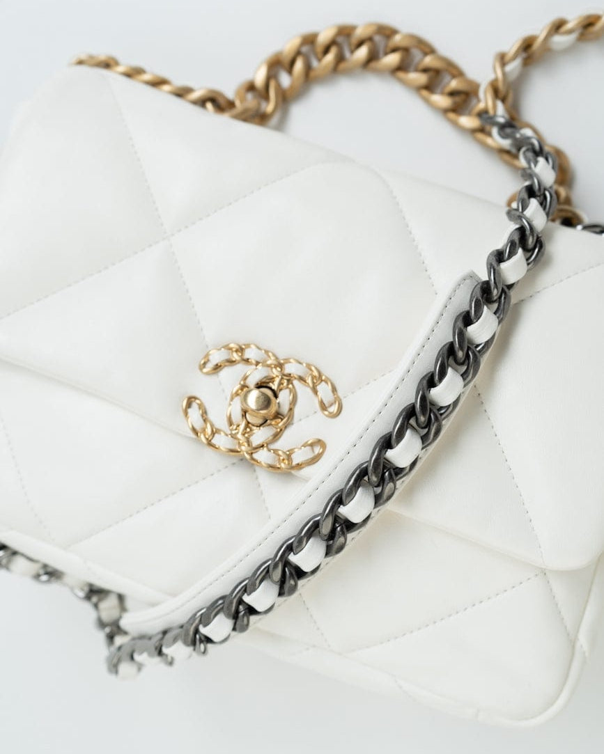 CHANEL Handbag 22P White Lambskin Quilted 19 Flap Small MHW - Redeluxe