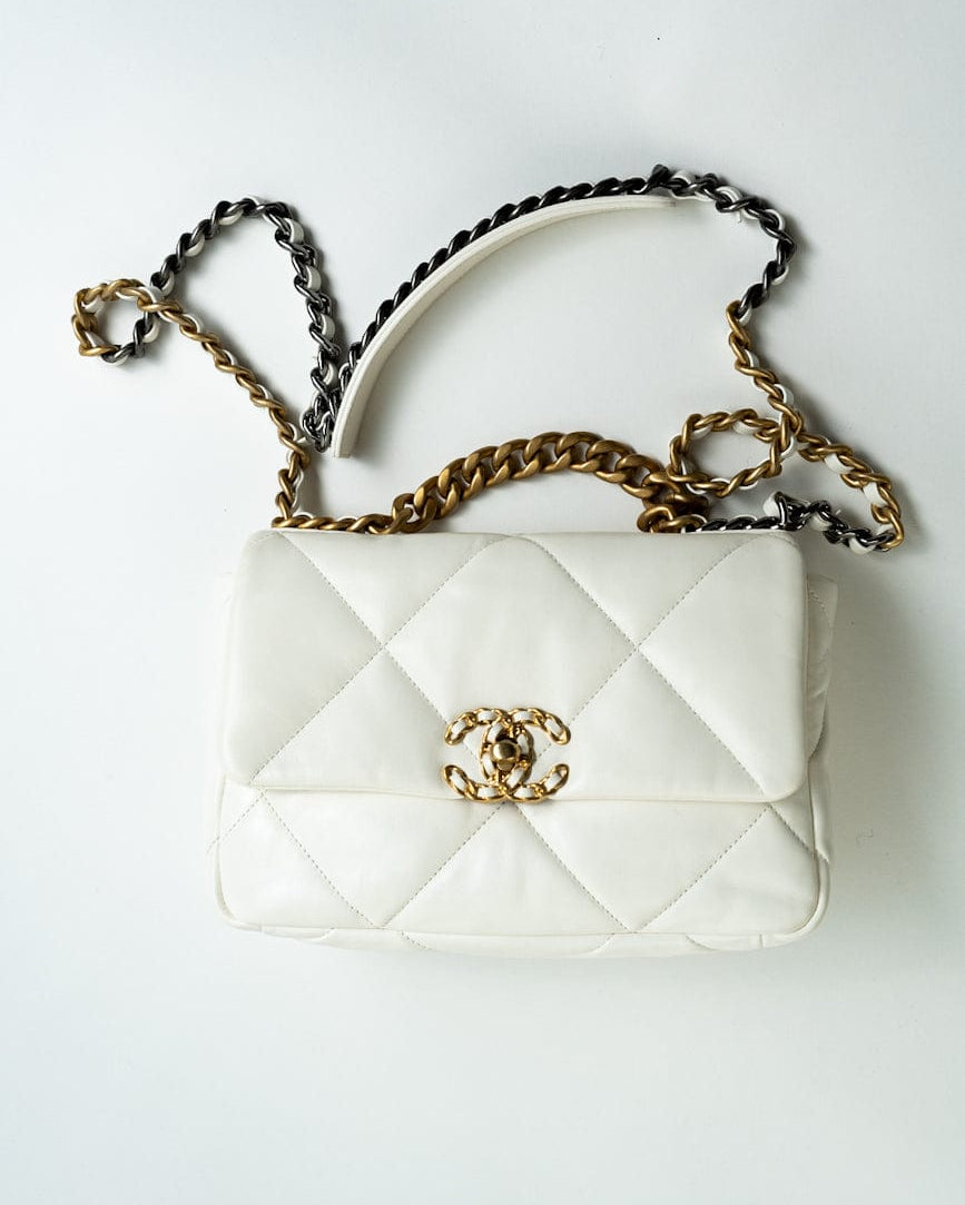 CHANEL Handbag 22P White Lambskin Quilted 19 Flap Small MHW - Redeluxe