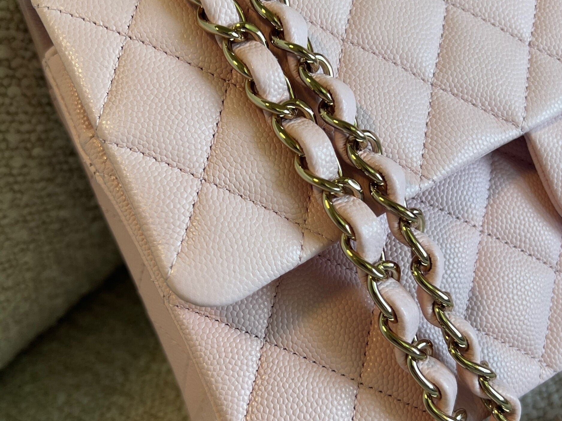 CHANEL Handbag 22S Light Pink Caviar Quilted Classic Flap Medium LGHW - Redeluxe