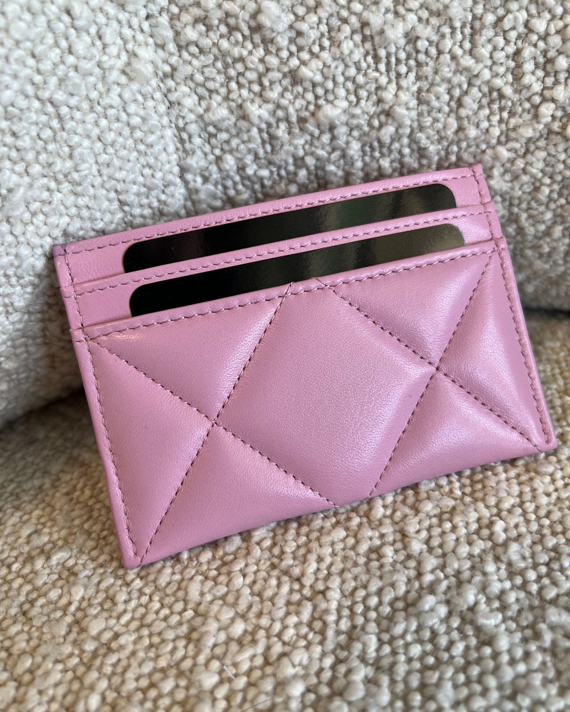 CHANEL Handbag 22S Pink 19 Flap Card Holder - Redeluxe