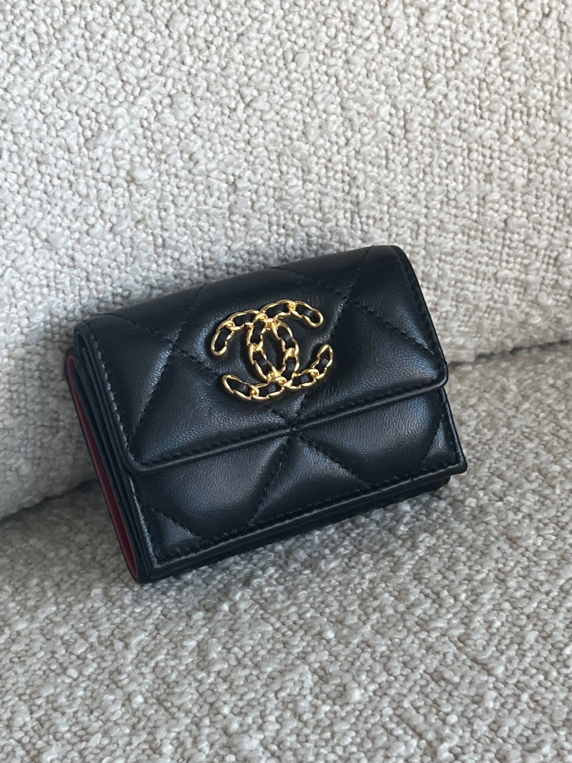 Chanel 19 Flap Lambskin Coin Purse Black REDELUXE