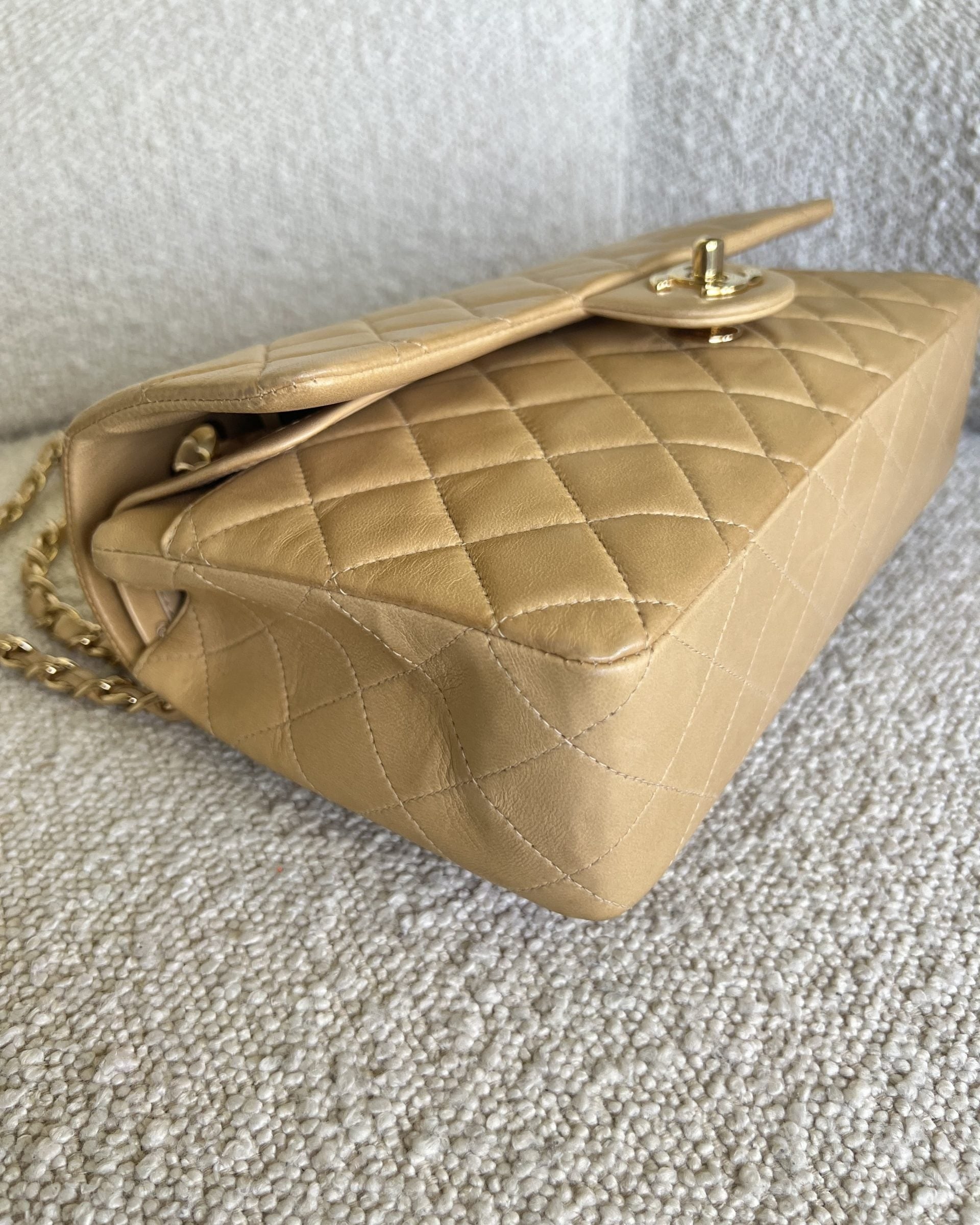 CHANEL Handbag Cream Vintage Beige Lambskin Quilted Classic Flap Medium GHW - Redeluxe