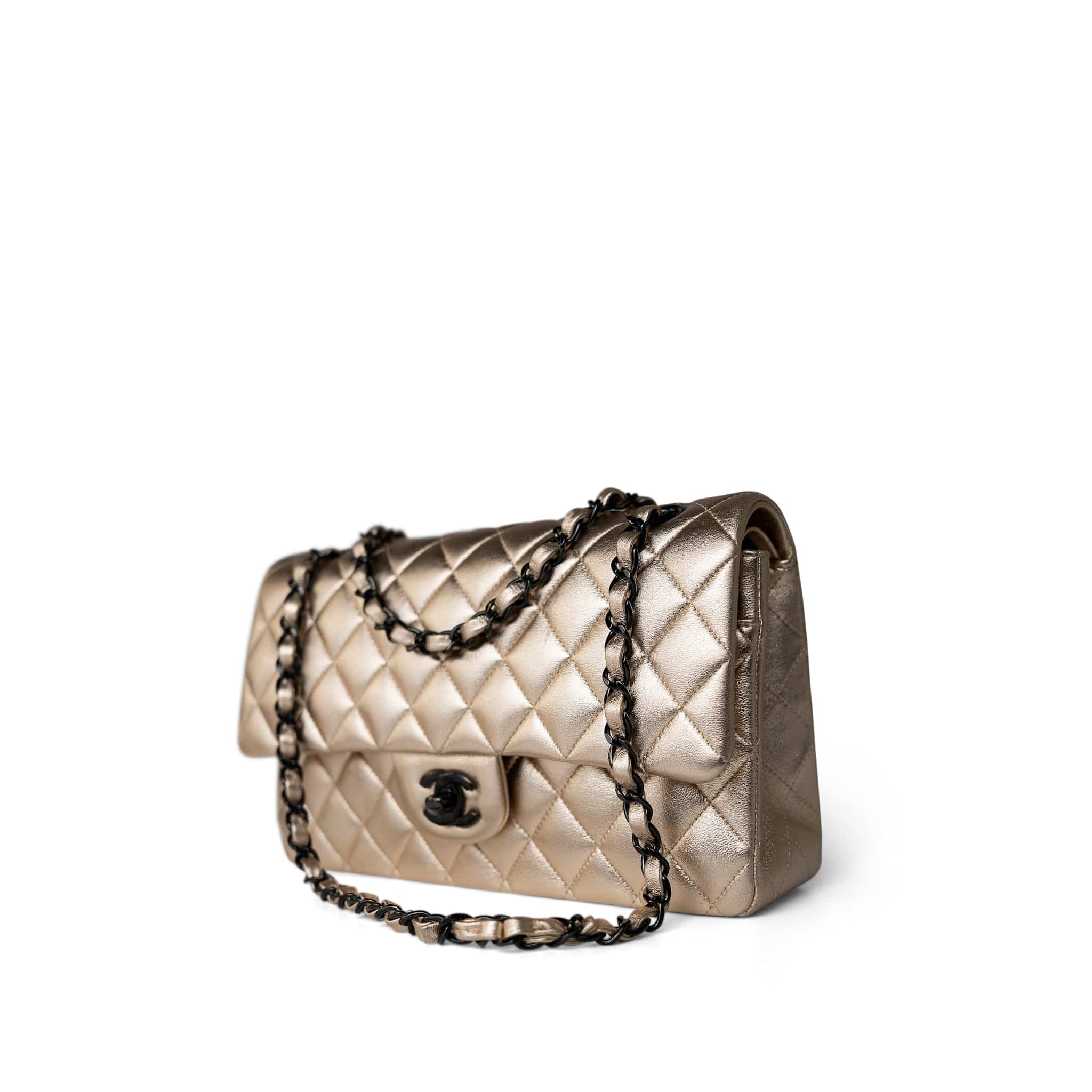 CHANEL Handbag Gold Gold Metallic Lambskin Quilted Classic Flap Medium Gold / Black - Redeluxe