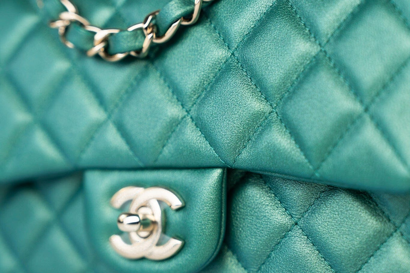 CHANEL Handbag Single flap / Green 22A Iridescent Green Lambskin Quilted Mini Rectangular Single Flap Light Gold Hardware - Redeluxe