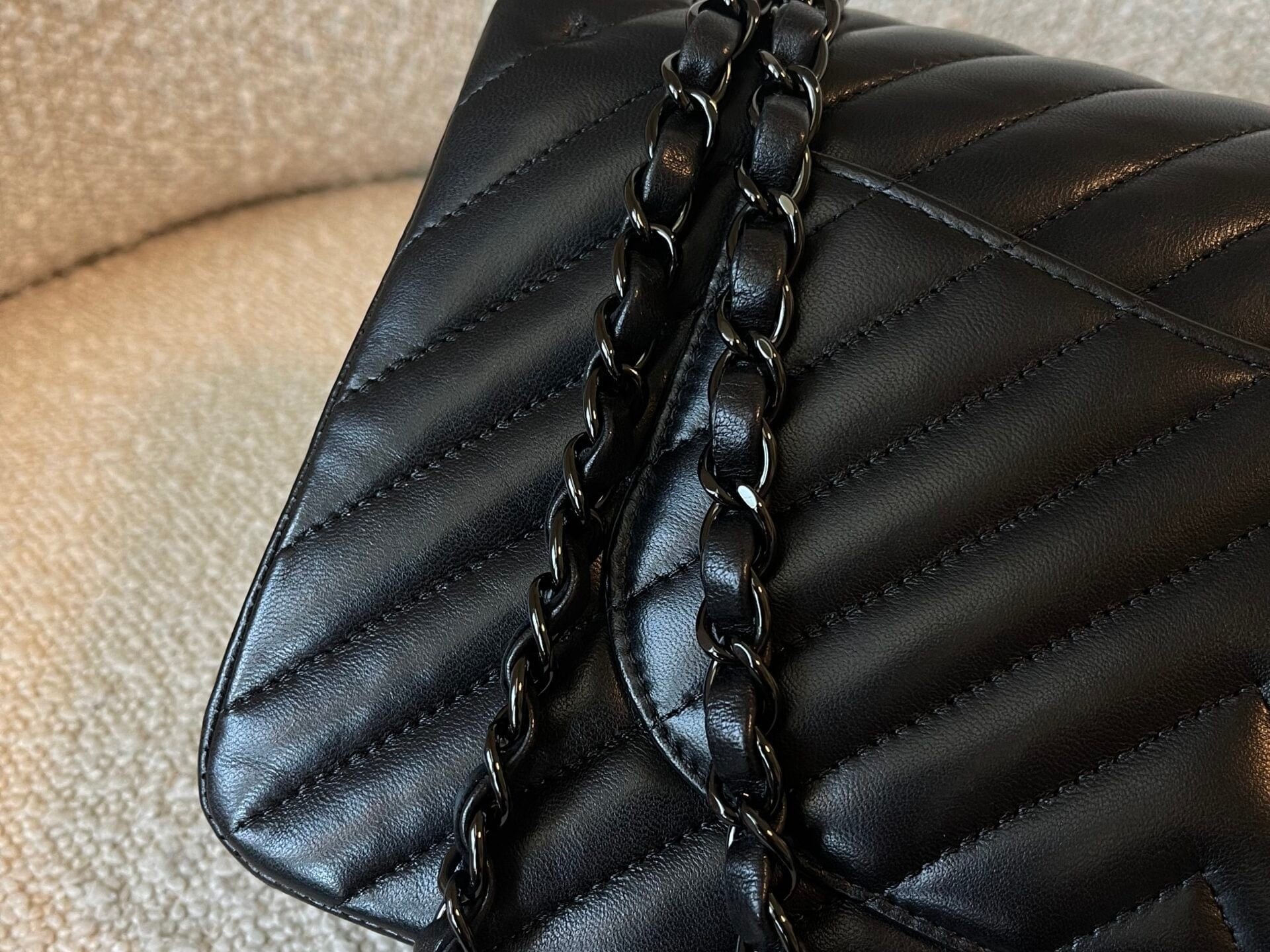 CHANEL Handbag So Black Lambskin Chevron Medium Classic Flap - Redeluxe