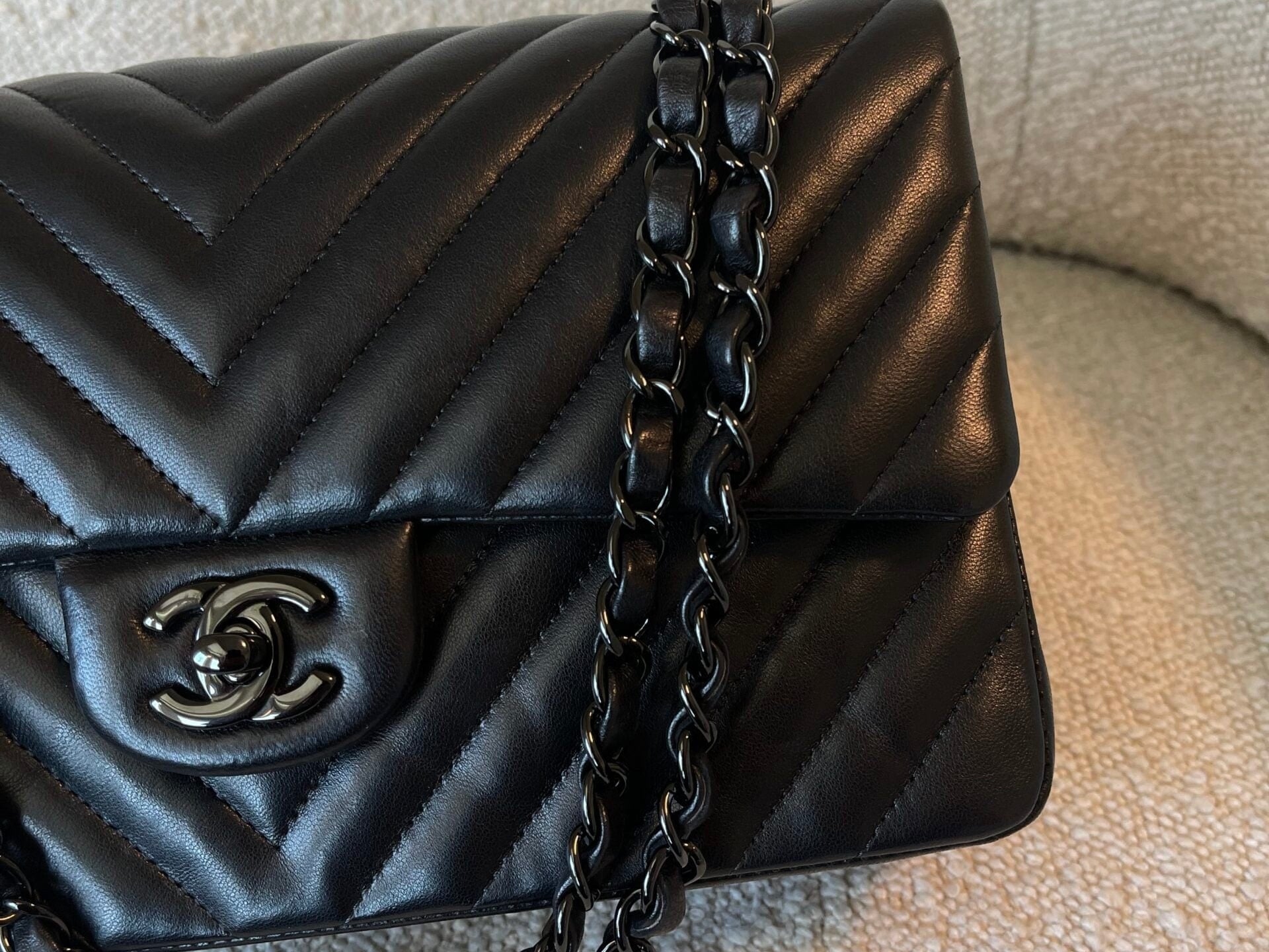 CHANEL Handbag So Black Lambskin Chevron Medium Classic Flap - Redeluxe