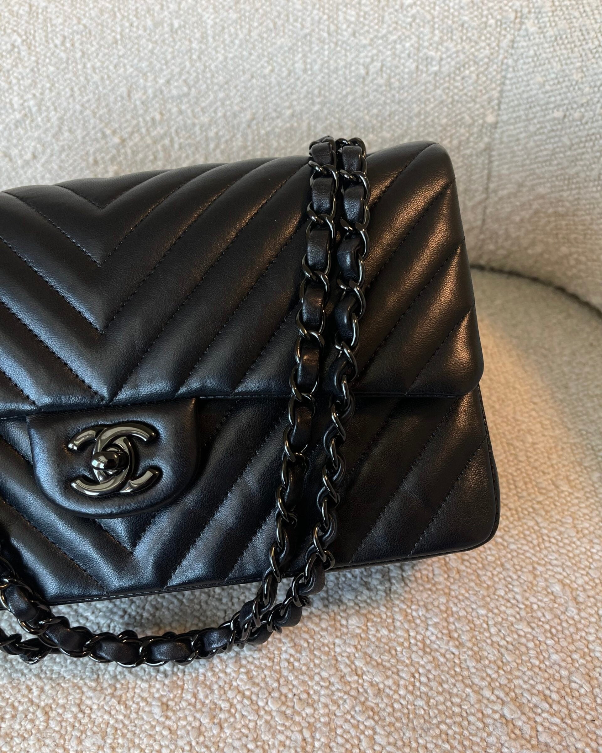 CHANEL Handbag So Black Lambskin Chevron Medium Classic Flap - Redeluxe