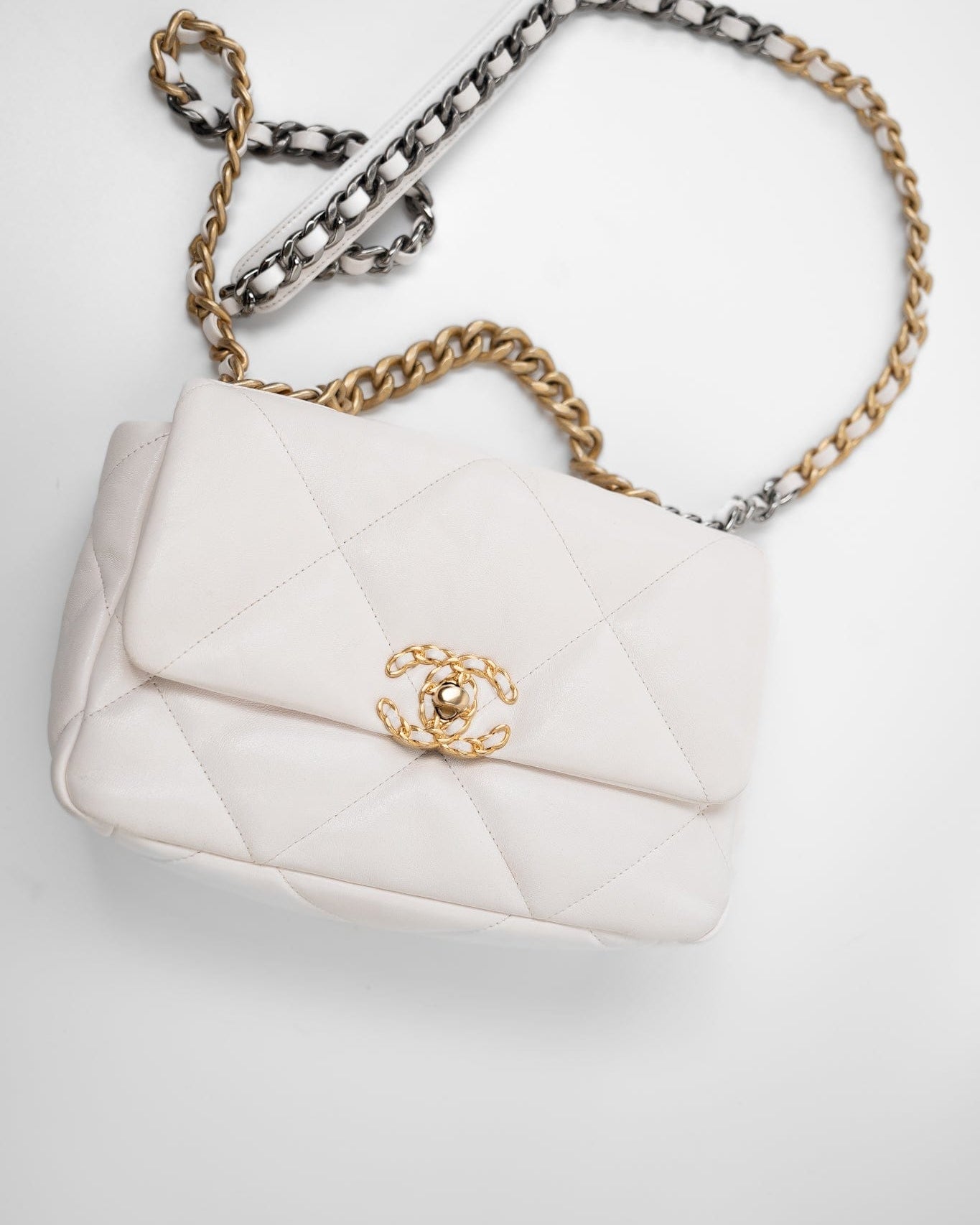 CHANEL Handbag White 21p White 19 Lambskin Quilted 19 Flap Small - Redeluxe