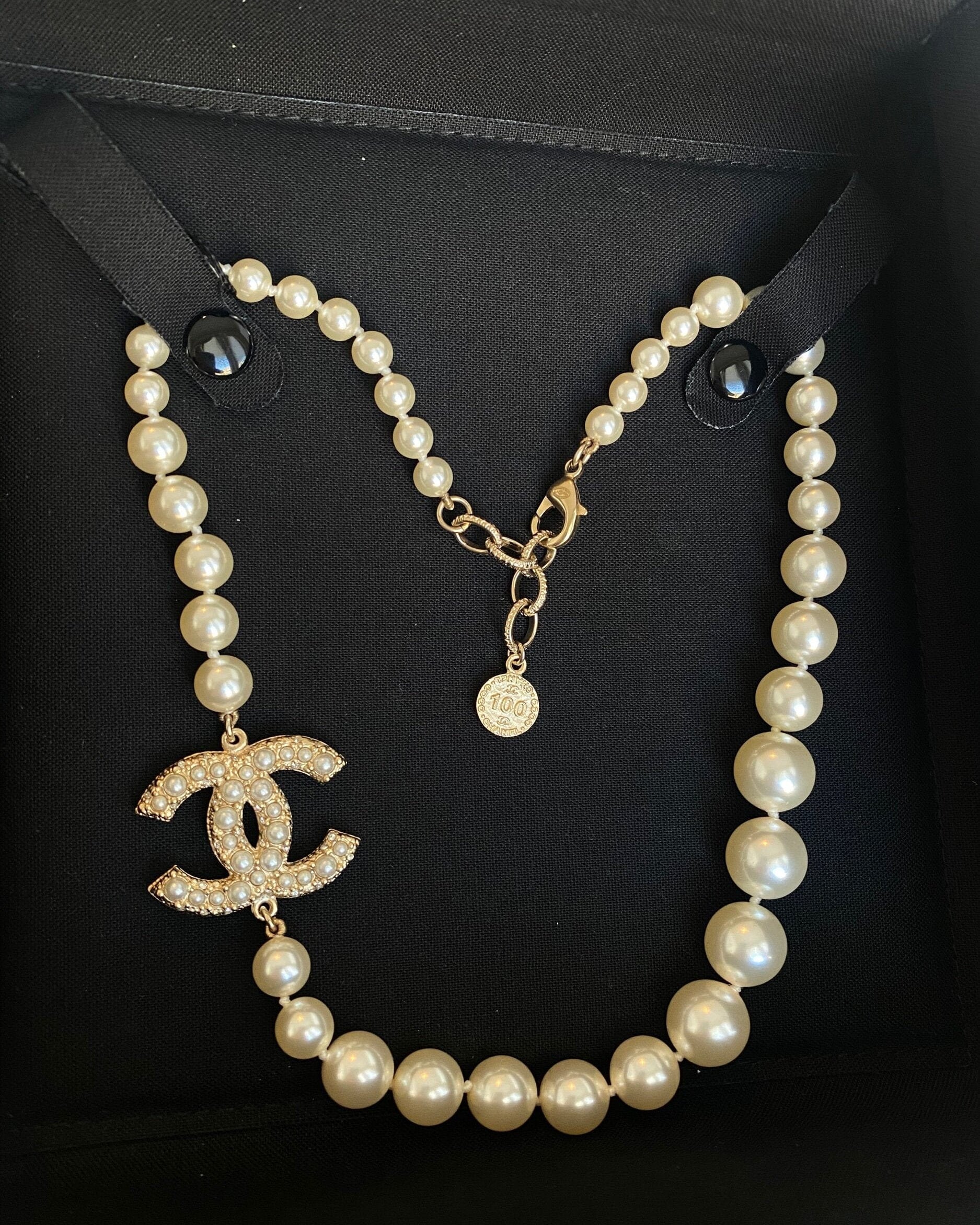 CHANEL Necklace Chanel Graduated Pearl CC Short Necklace Gold - Redeluxe