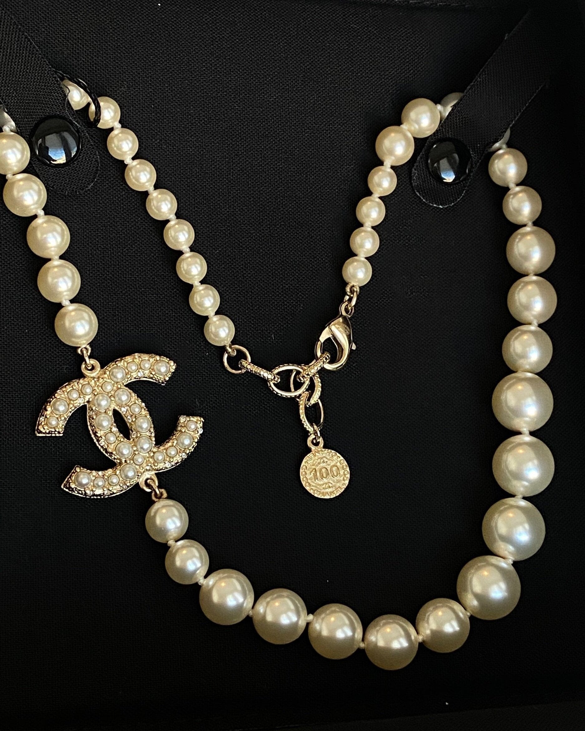 CHANEL Necklace Chanel Graduated Pearl CC Short Necklace Gold - Redeluxe