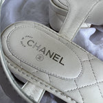 CHANEL Sandals White Chanel White Quilted Leather Sandals - 38 1/2 - Redeluxe