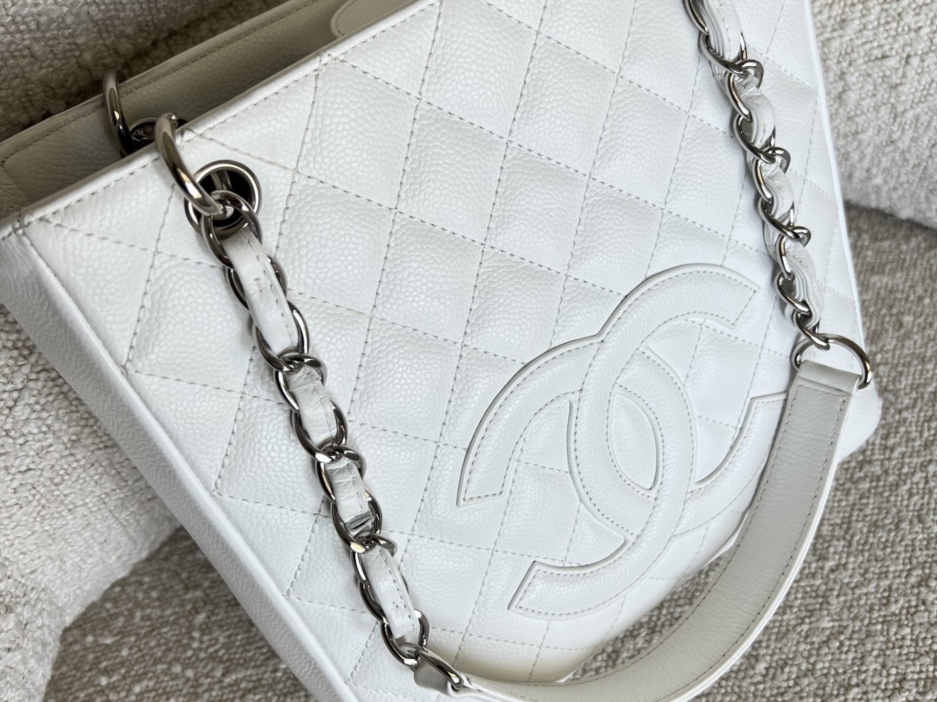 CHANEL Tote White Caviar Quilted Petite Shopping Tote - Redeluxe