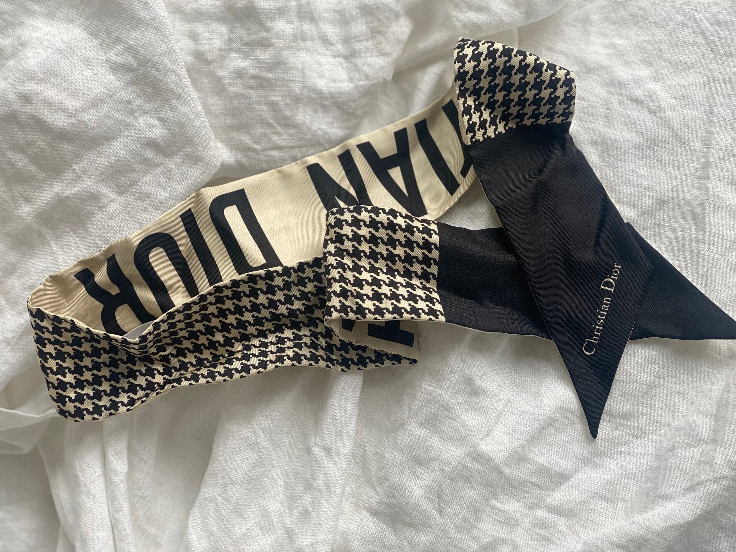 Dior 30 Montaigne Mitzah Scarf - Black and White