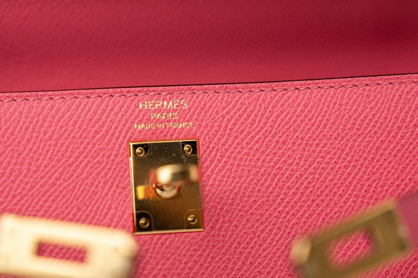 Hermes Handbag Kelly 25 Rose Azalée Veau Epsom Gold Plated C Stamp - Redeluxe