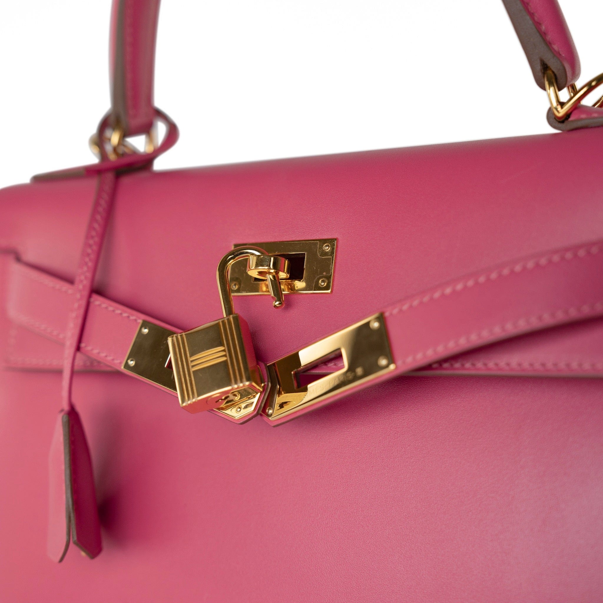 Hermes Handbag Pink Kelly 28 Rose Lipstick Veau Tadelakt Gold Plated Hardware C Stamp - Redeluxe