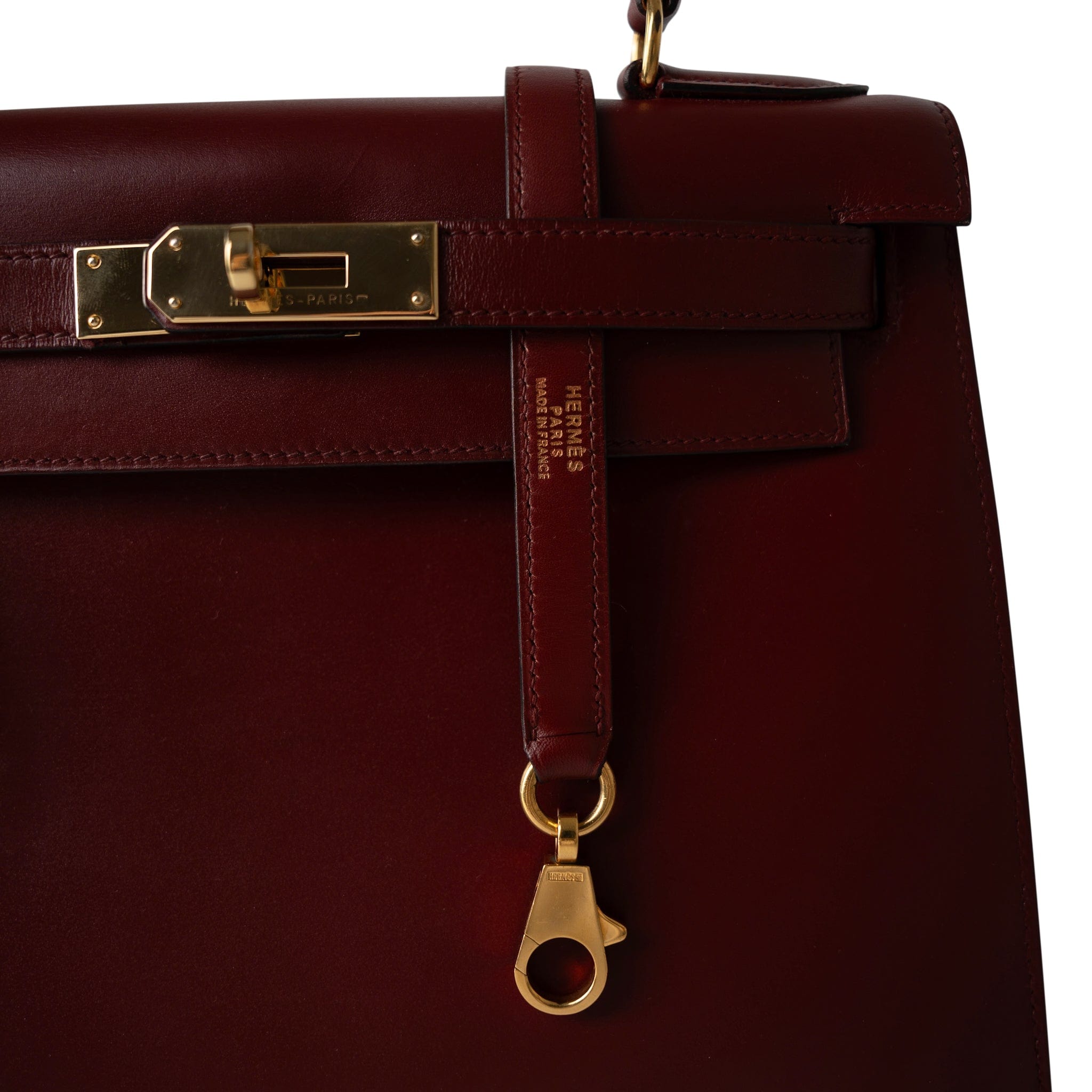 Kelly 28 Rouge H Box Calfskin Gold Plated Y Circle Stamp