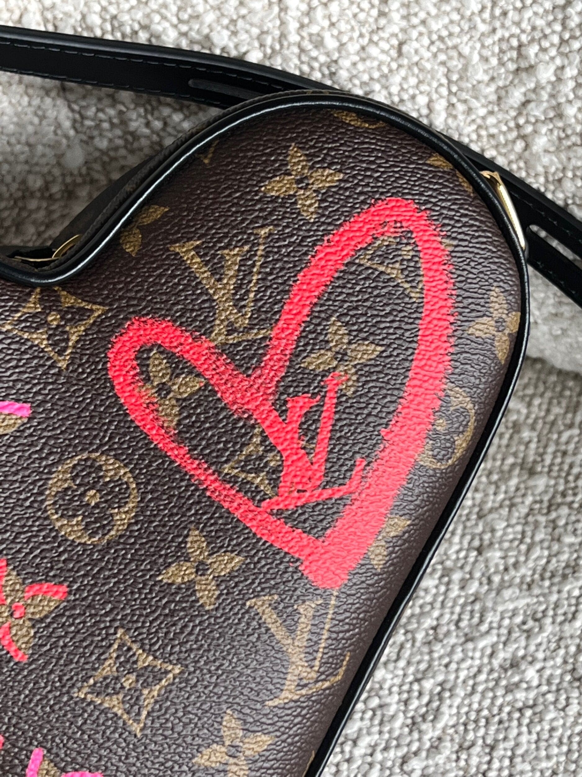 Louis vuitton heart discount bag cruise 2021