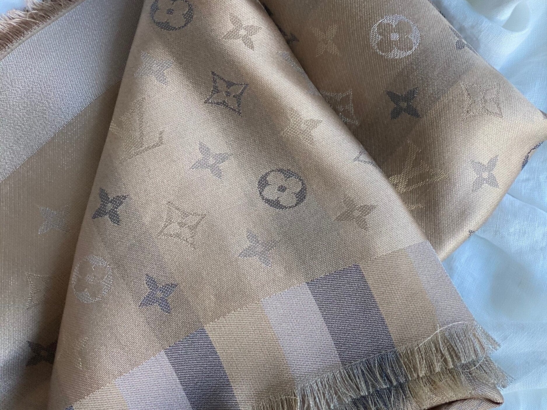 Louis Vuitton Shawl SO SHINE MONOGRAM SHAWL BEIGE (M76337) - Redeluxe