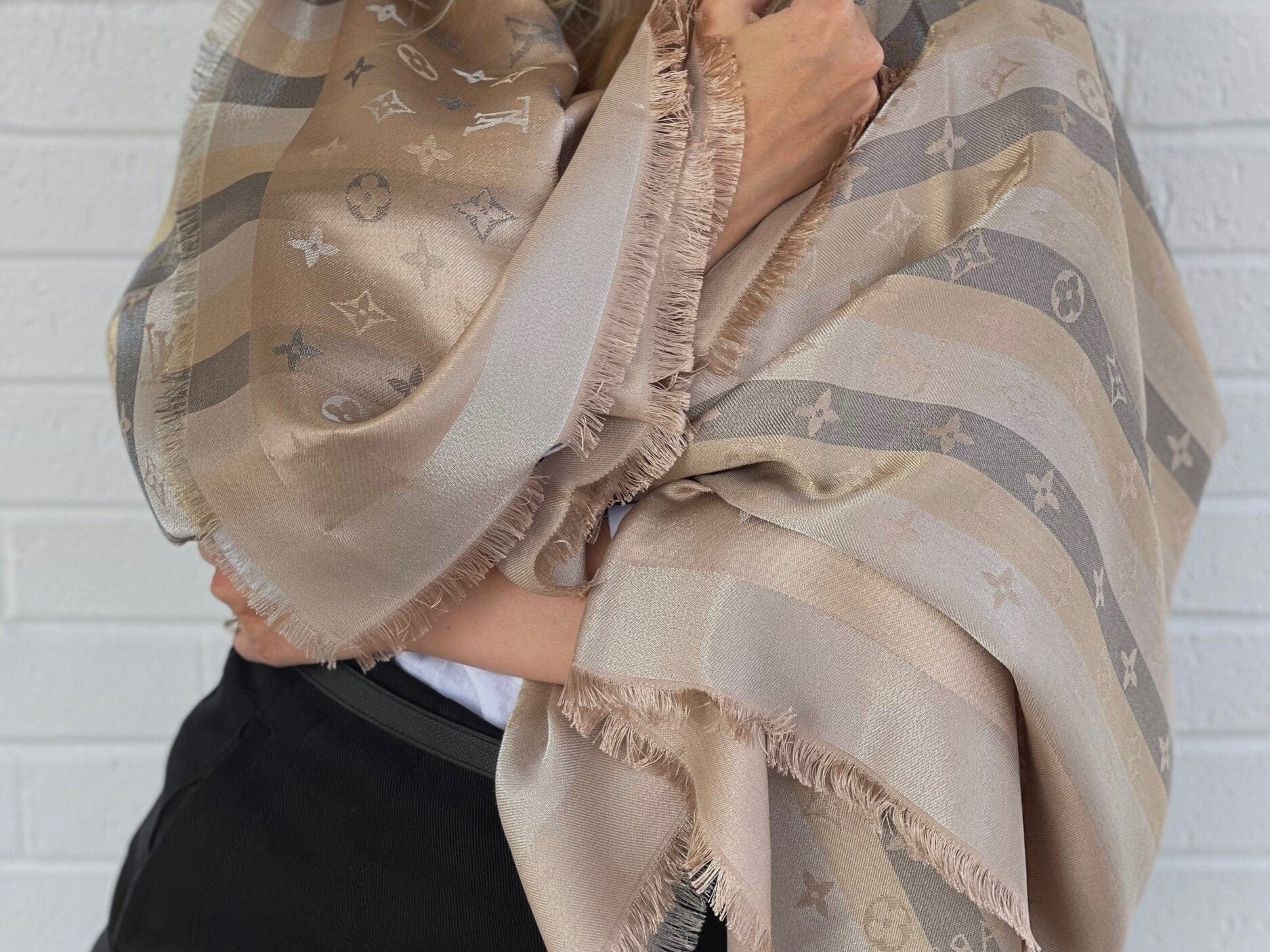 Louis Vuitton Shawl SO SHINE MONOGRAM SHAWL BEIGE (M76337) - Redeluxe